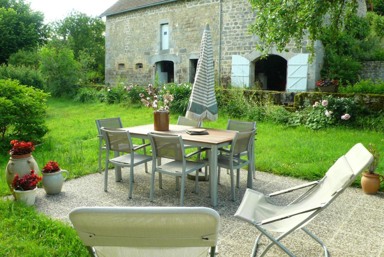 Chez Geppetto Bed & Breakfast Saint-Georges-Nigremont ภายนอก รูปภาพ